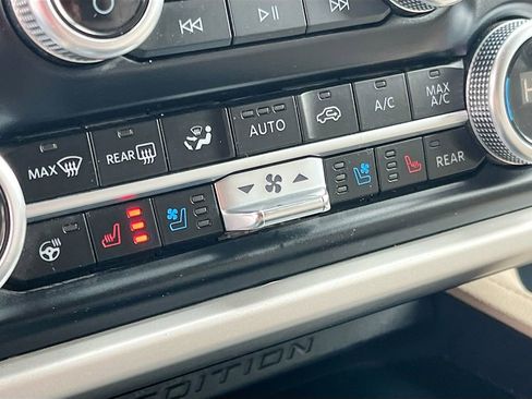 Used 2023 Ford Expedition Max XLT AWD/4WD image 20