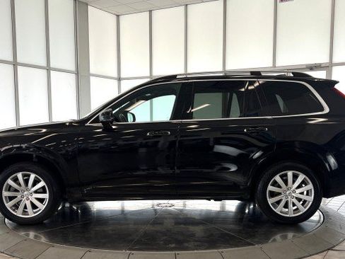 Used 2018 Volvo XC90 T6 Momentum w/ Momentum Plus Package AWD/4WD image 4