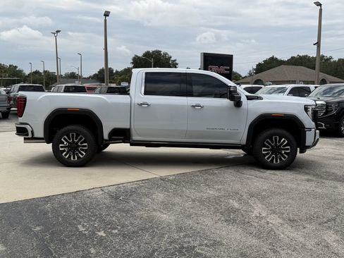 New 2026 GMC Sierra 2500 Denali Ultimate AWD/4WD image 3