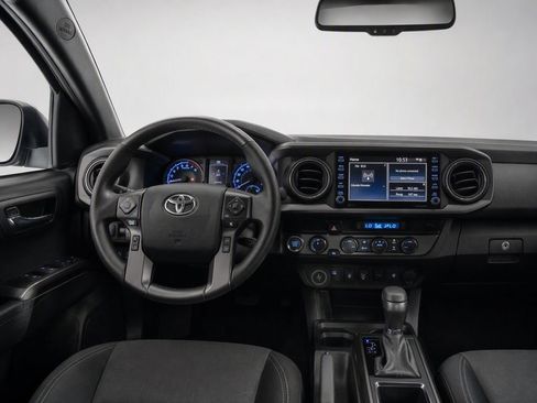 Used 2021 Toyota Tacoma TRD Off-Road AWD/4WD image 35