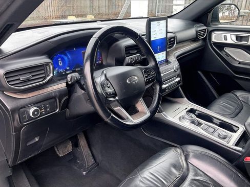 Used 2020 Ford Explorer Platinum w/ Premium Technology Package image 14