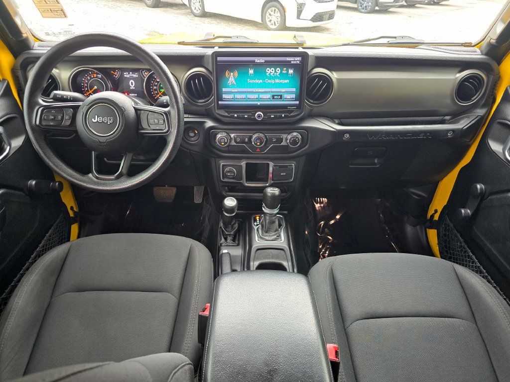 Used 2018 Jeep Wrangler Unlimited Sport AWD/4WD image 5