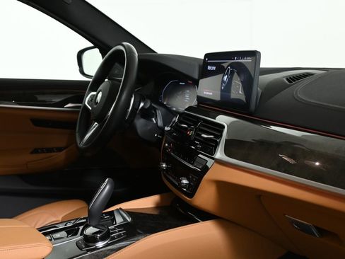 Certified 2023 BMW M550i xDrive w/ Executive Package image 35