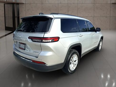 Used 2022 Jeep Grand Cherokee L Laredo w/ Luxury Tech Group I AWD/4WD image 3