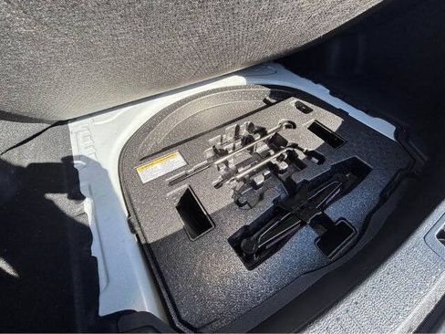 Used 2021 Toyota Corolla SE w/ Carpet Mat Package (TMS) FWD image 18