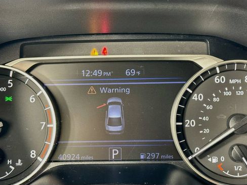 Used 2023 Nissan Altima 2.5 SV FWD image 15