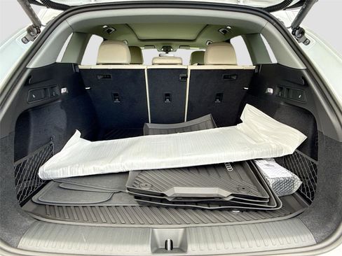 New 2025 Audi Q6 e-tron Premium image 27