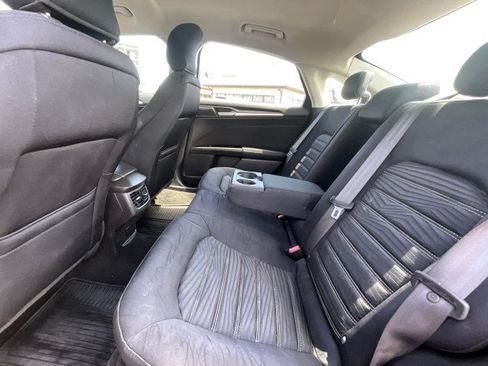 Used 2016 Ford Fusion SE FWD image 22