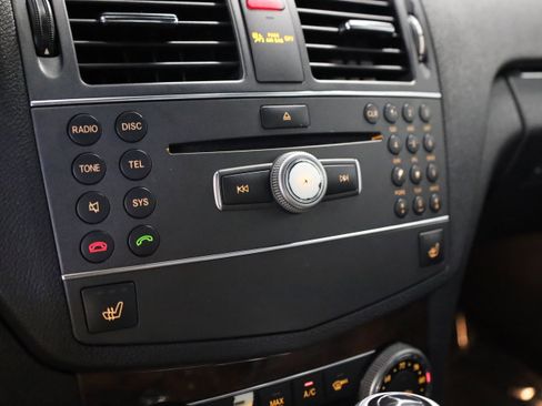 Used 2011 Mercedes-Benz C 300 4MATIC Sedan image 25