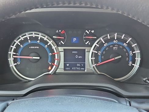 Used 2018 Toyota 4Runner TRD Off-Road AWD/4WD image 11