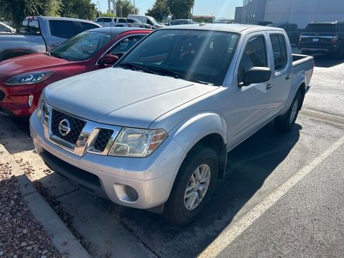 Used 2016 Nissan Frontier SV AWD/4WD image 2