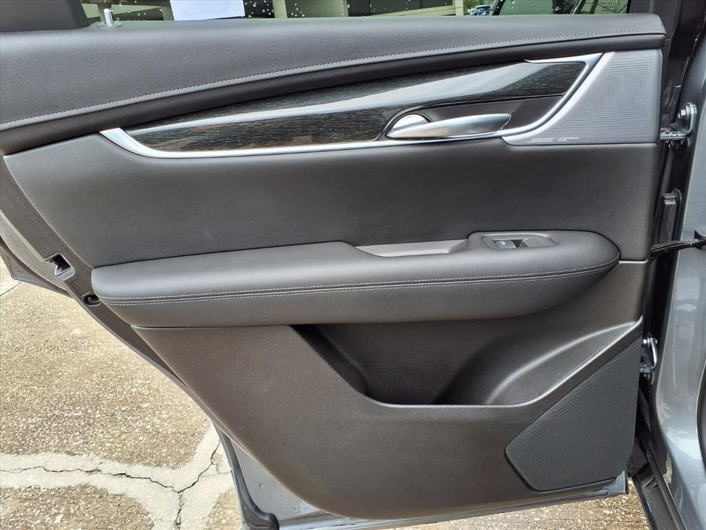 Used 2021 Cadillac XT5 Premium Luxury FWD image 17