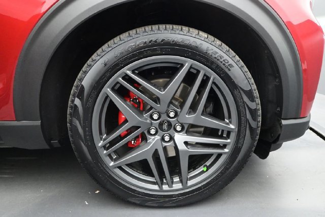 Used 2025 Ford Explorer ST-Line w/ Premium Package RWD image 19