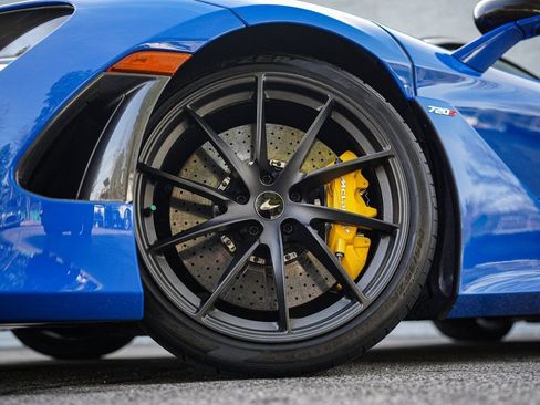 Used 2020 McLaren 720S Performance RWD image 21