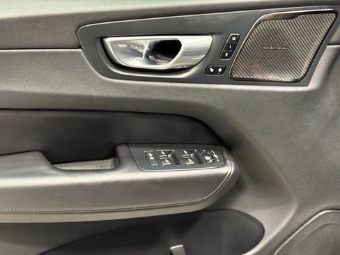 Used 2024 Volvo XC60 B5 Plus image 17