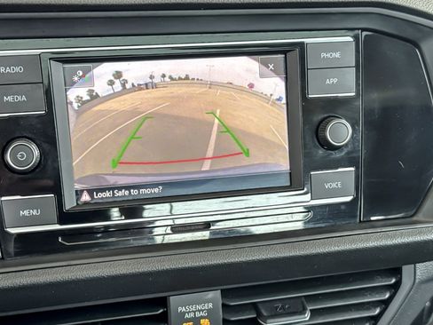 Used 2021 Volkswagen Jetta SE image 17