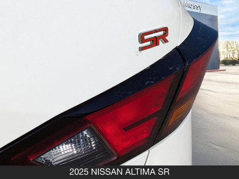 New 2025 Nissan Altima 2.5 SR w/ SR Premium Package image 12