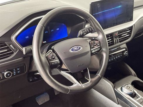 Used 2024 Ford Escape Platinum image 18