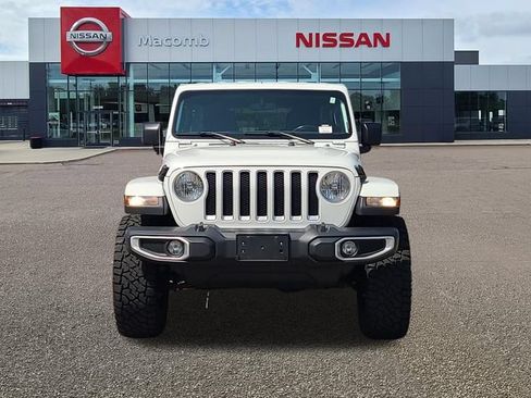 Used 2021 Jeep Wrangler Unlimited Sahara w/ Uconnect 4C Nav & Sound Group AWD/4WD image 2