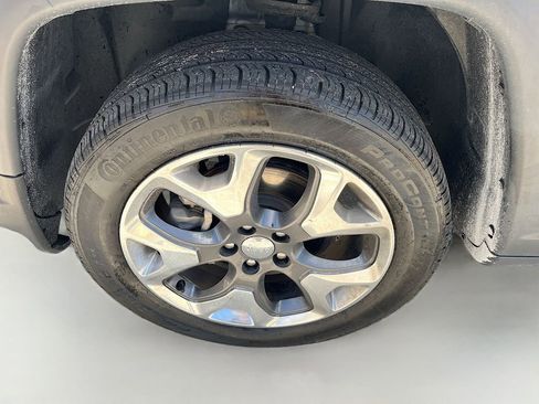 Used 2019 Jeep Compass Sport AWD/4WD image 32