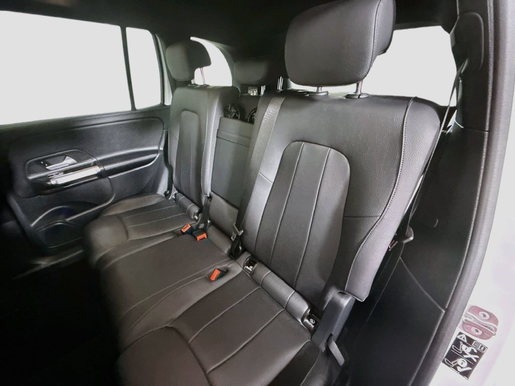 Used 2024 Mercedes-Benz GLB 250 image 23