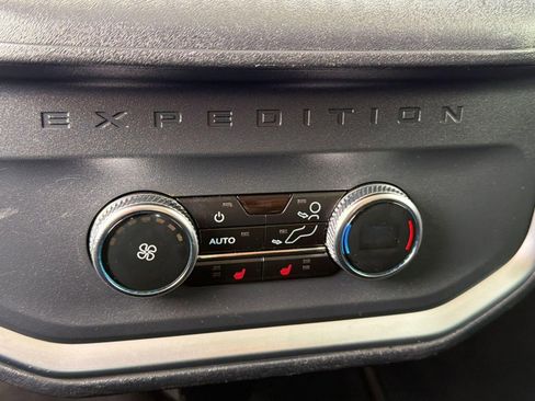 Used 2025 Ford Expedition Platinum AWD/4WD image 18
