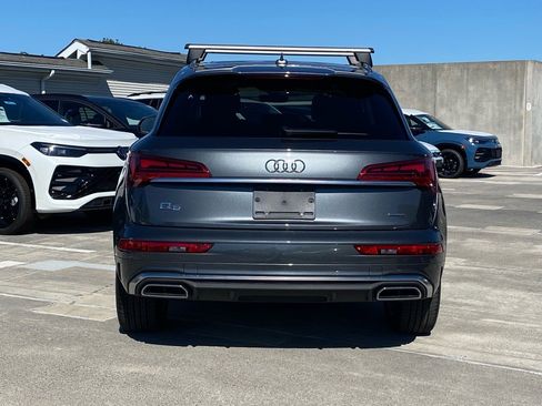 Used 2024 Audi Q5 e Premium Plus w/ Premium Plus Package image 4
