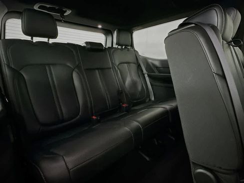 Used 2023 Jeep Wagoneer Series III w/ Preferred Equipment Group image 33