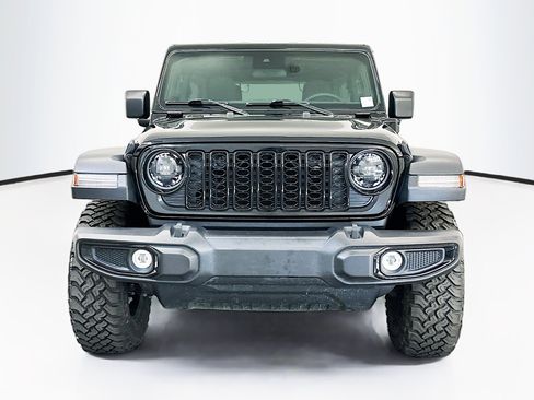 Used 2025 Jeep Wrangler Willys AWD/4WD image 2
