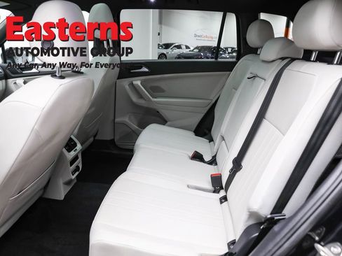 Used 2022 Volkswagen Tiguan SE R-Line image 21