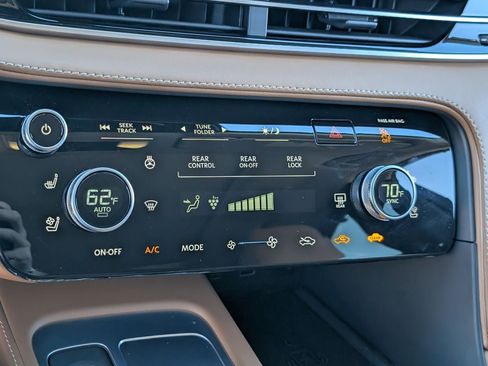 Used 2025 INFINITI QX60 Sensory AWD/4WD image 15
