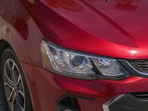 Used 2019 Chevrolet Sonic LT w/ Convenience Package image 4