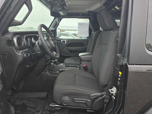 Used 2023 Jeep Wrangler Willys AWD/4WD image 10