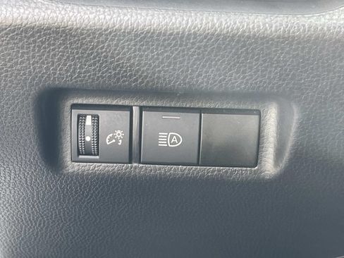 Used 2025 Toyota RAV4 LE AWD/4WD image 27