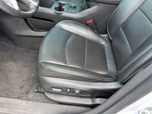 Used 2022 GMC Terrain SLT AWD/4WD image 30