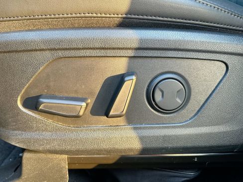 Used 2024 Kia Sorento S AWD/4WD image 12