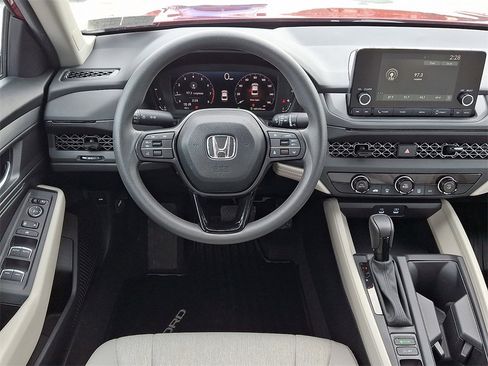 Used 2025 Honda Accord LX image 10