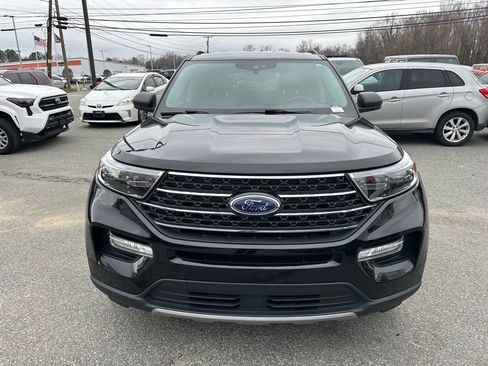 Used 2021 Ford Explorer XLT w/ Equipment Group 202A image 10