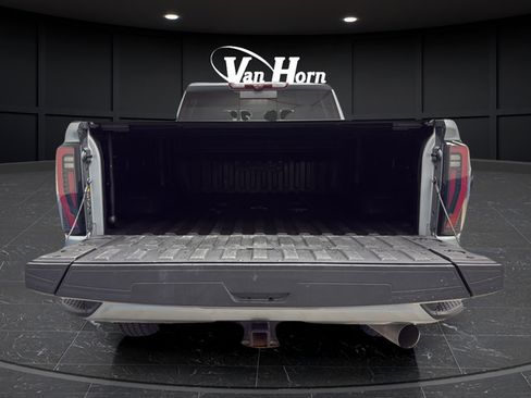 Used 2024 GMC Sierra 2500 AT4 w/ AT4 Premium Plus Package AWD/4WD image 27
