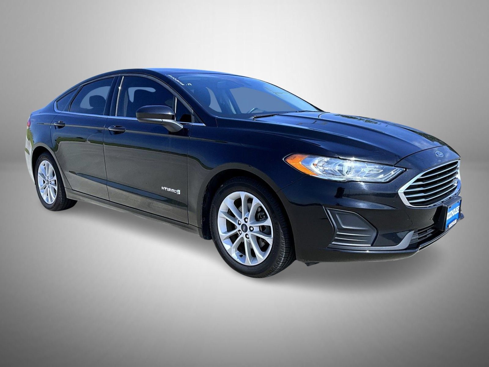 Used 2019 Ford Fusion SE FWD image 3