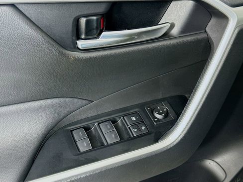 Used 2025 Toyota RAV4 XLE Premium image 17