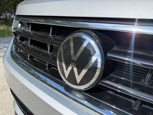 Used 2022 Volkswagen Tiguan SE R-Line FWD image 6