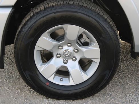 New 2026 RAM 1500 4x4 Crew Cab image 8