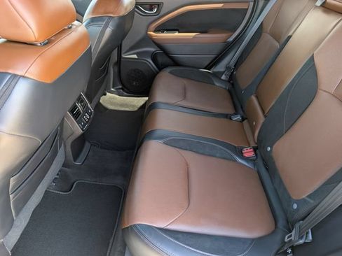 Used 2026 Subaru Forester Touring AWD/4WD image 18