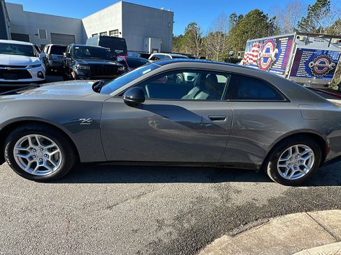 Used 2025 Dodge Charger R/T w/ Quick Order Package 25M R/T image 11