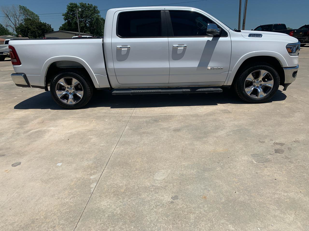Used 2019 RAM 1500 Laramie AWD/4WD image 6