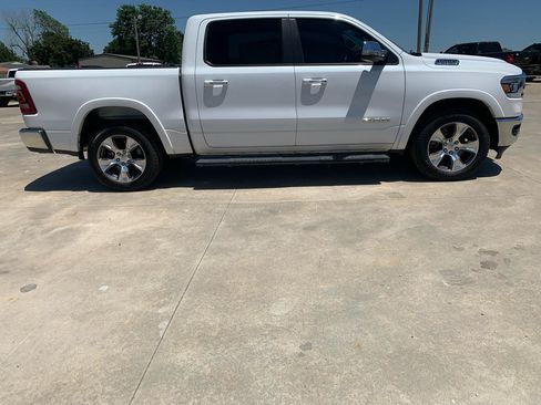 Used 2019 RAM 1500 Laramie AWD/4WD image 6