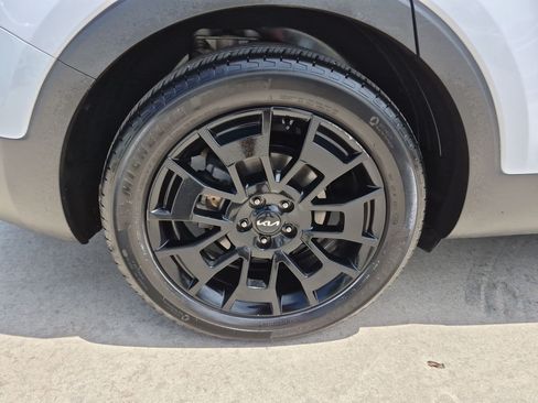 Certified 2022 Kia Telluride SX w/ SX Prestige Package AWD/4WD image 12