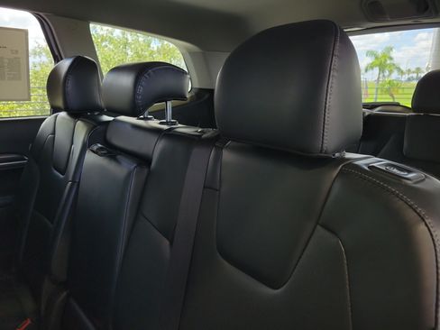 Used 2023 Kia Telluride LX AWD/4WD image 8
