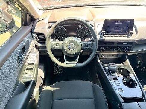 Used 2023 Nissan Rogue S FWD image 11